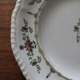 Round plate from the English Manufacture Minton model Venetia.