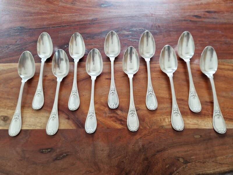 Christofle - Set of 11 dessert spoons in the Trianon model made of metal.
