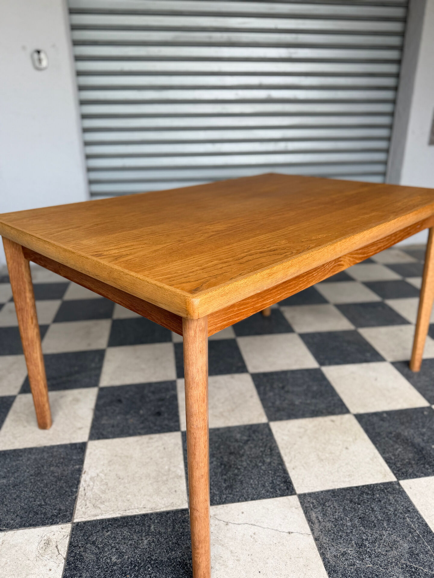 Table scandinave en chêne