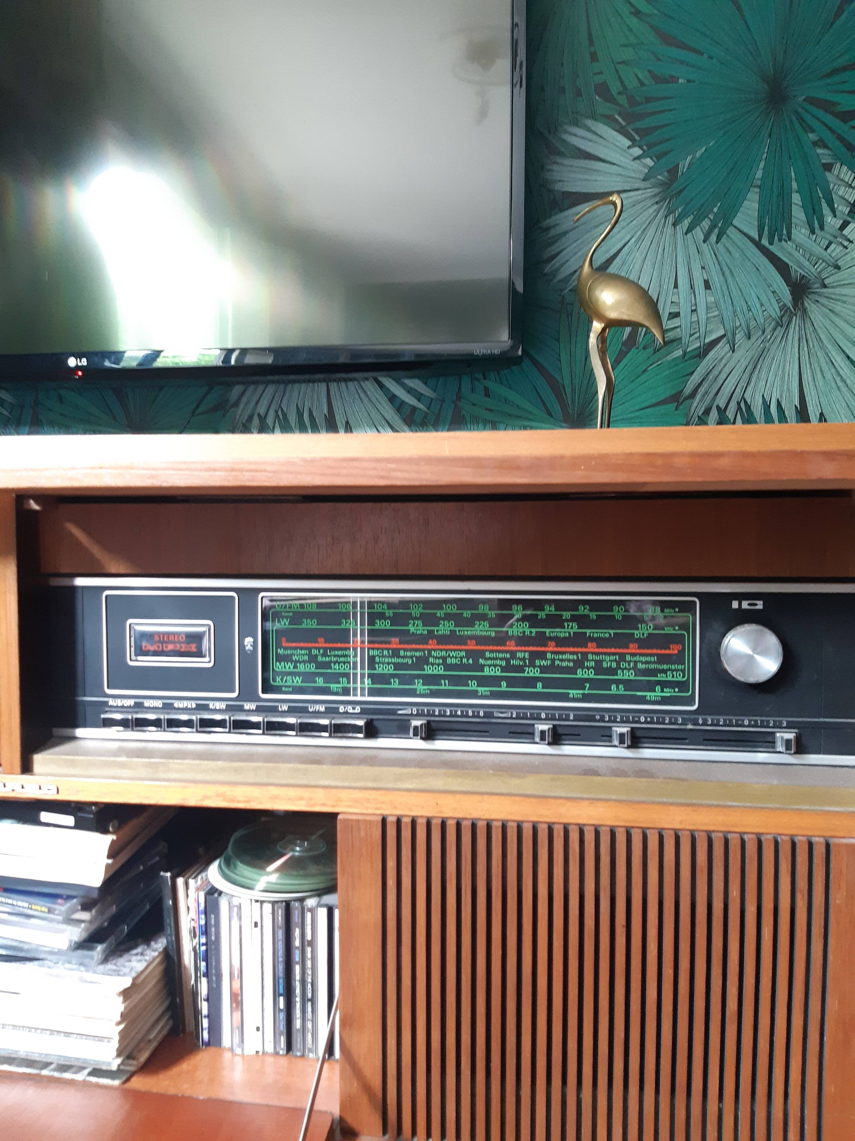 Meuble radio vintage