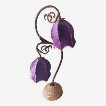 Lampe velour violet et fer forgé