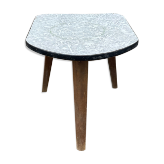 Guéridon triangulaire petite table basse grise givrée vintage tripode porte plante midcentury 1950 a