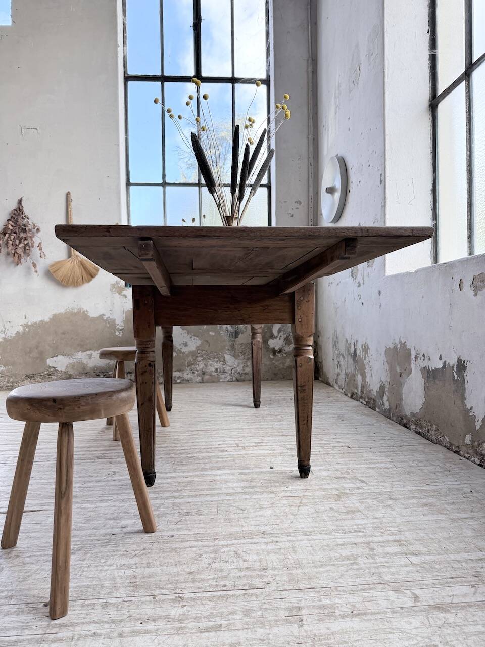 Solid oak farmhouse table with integrated extensions 1950