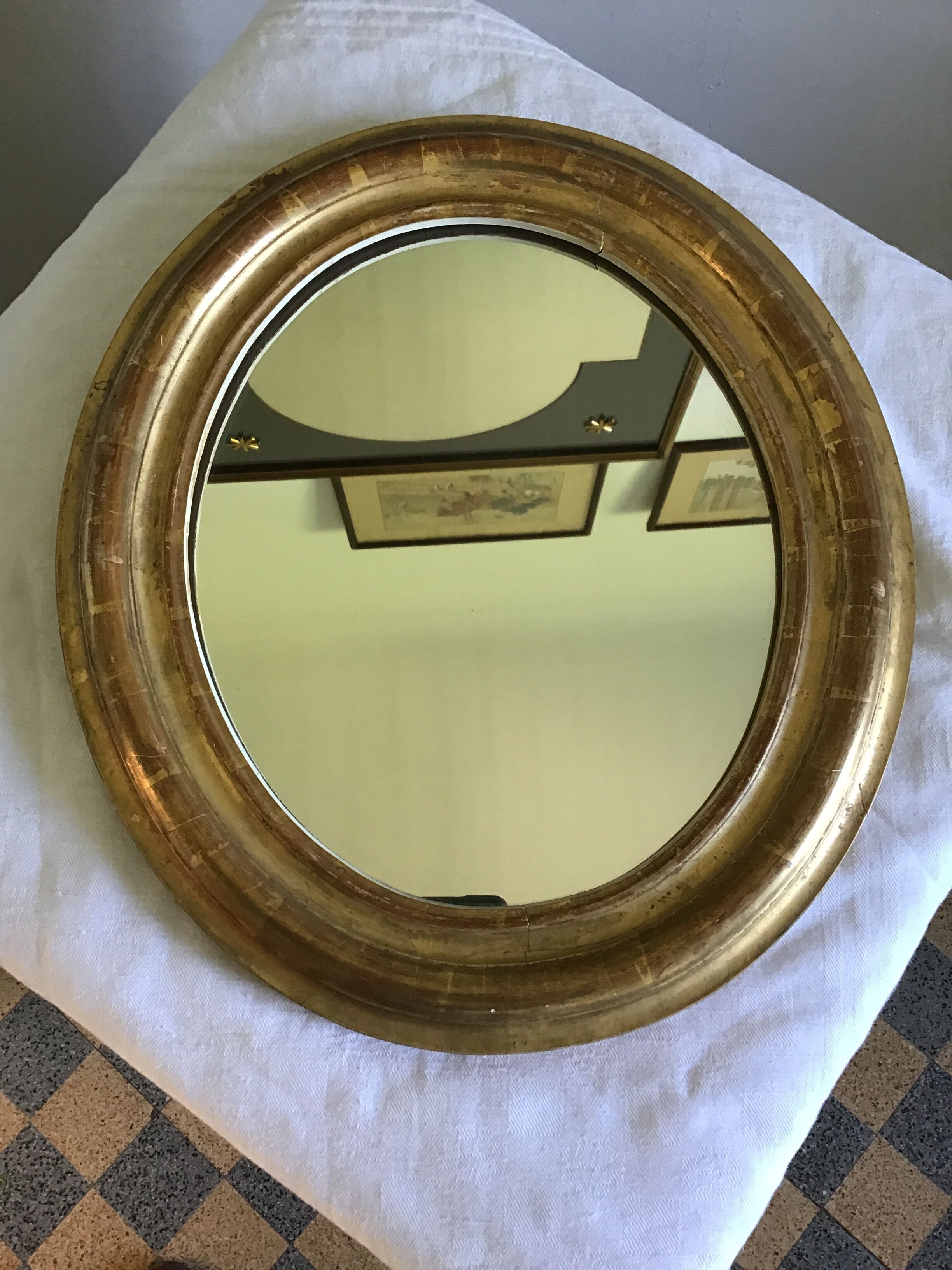 Ancient oval gold mirror 36x42cm