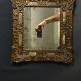 Miroir Régence à parcloses en bois sculpté doré 39 x 65 cm