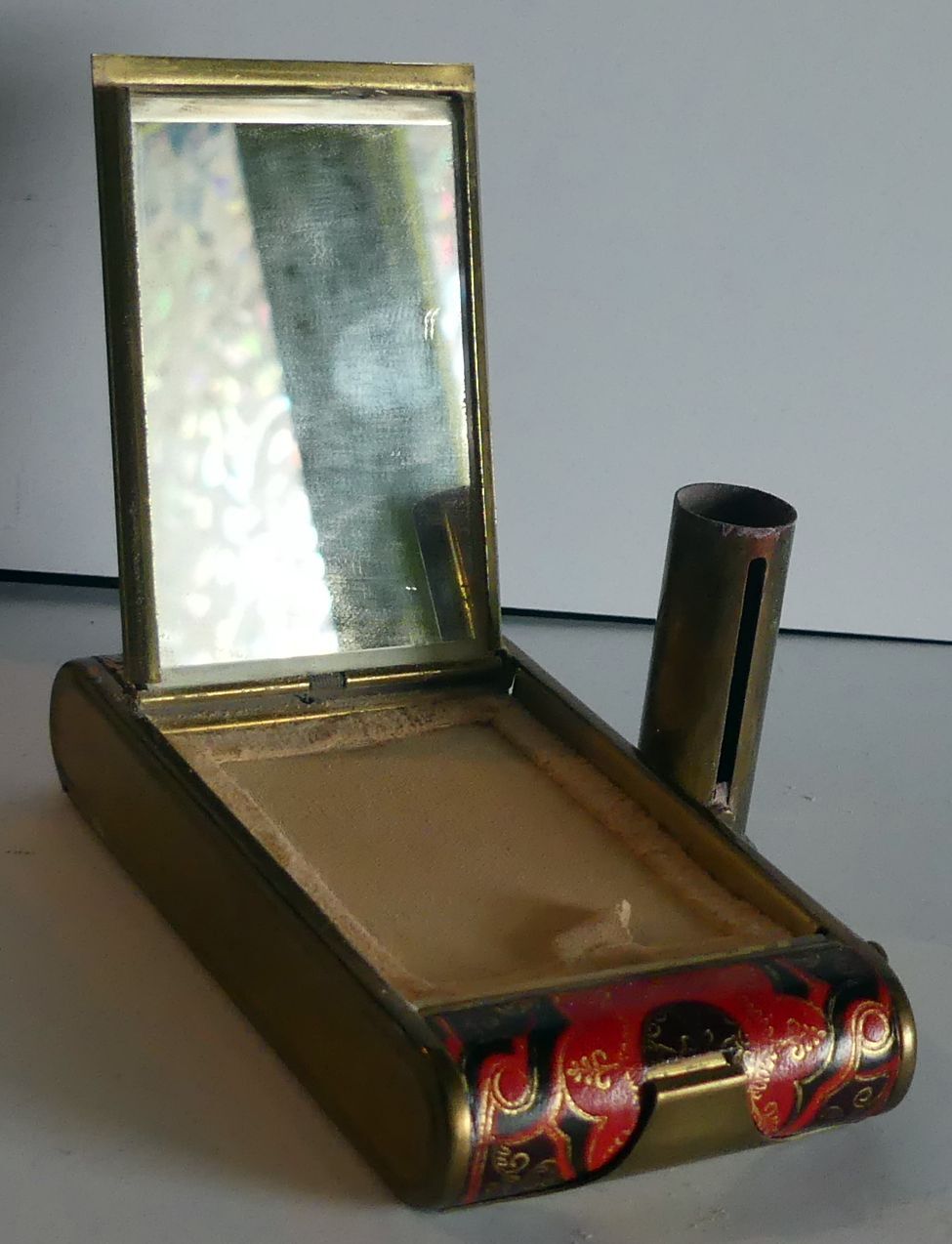 Powder with manicure set