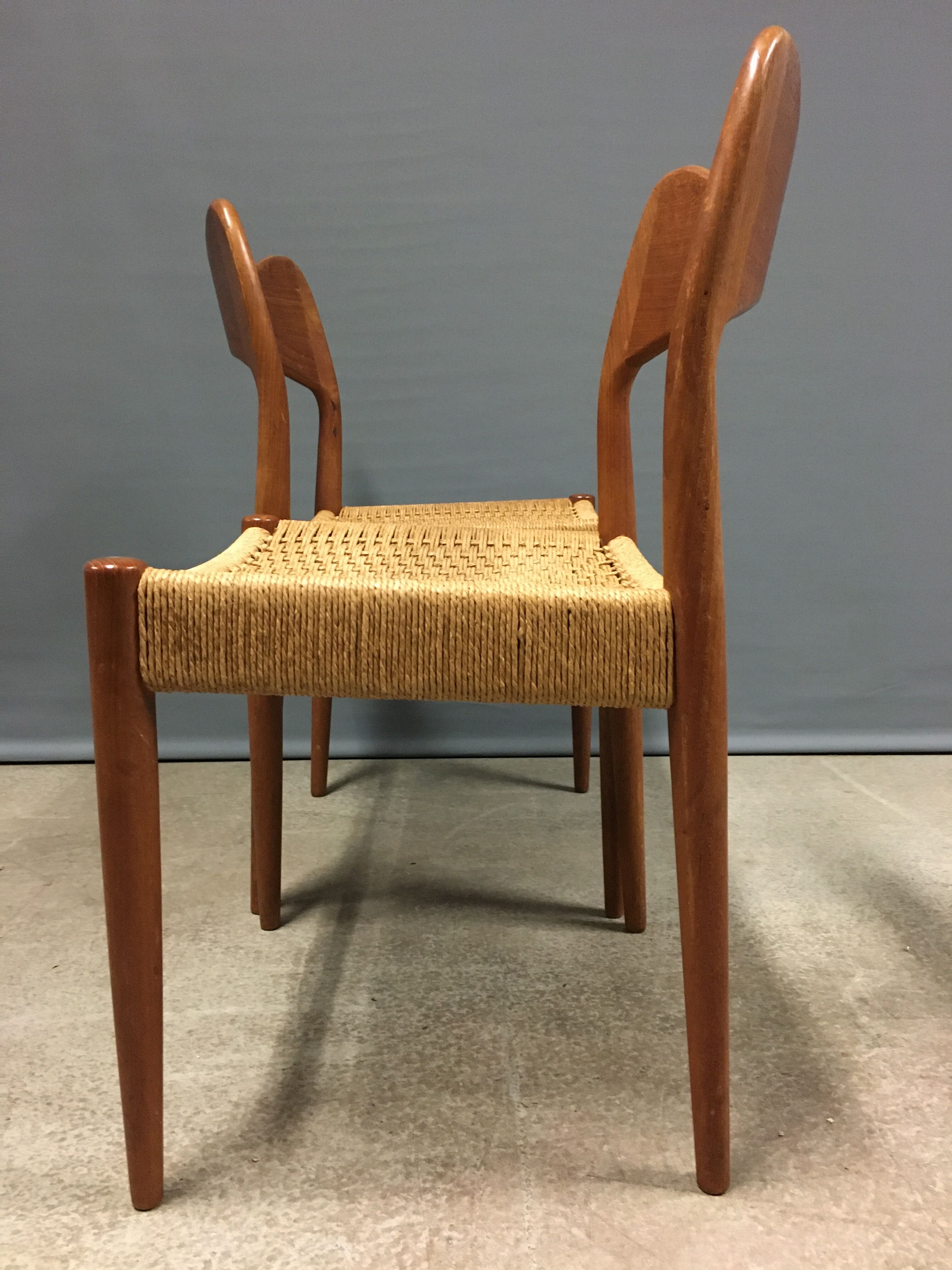 Ensemble de 4 chaises Arne Hovmand Olsen pour Mogens Kold