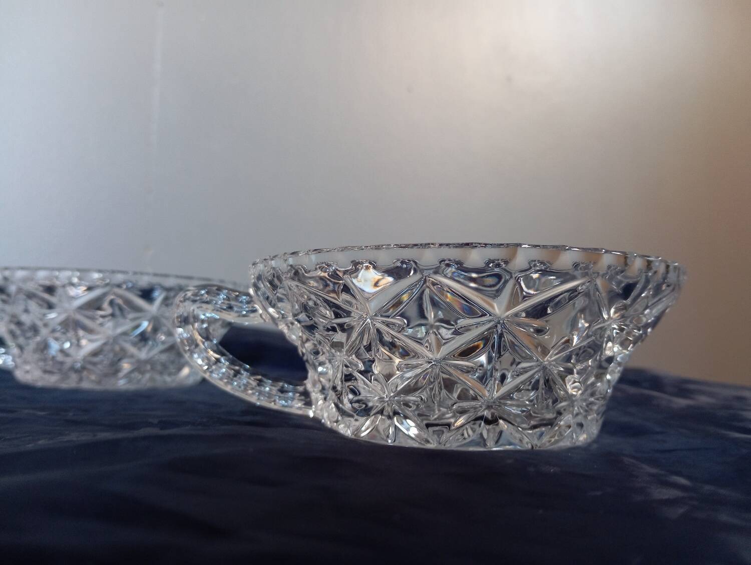 7 luminous crystal bowls, for dessert, fruit salads, vintage
