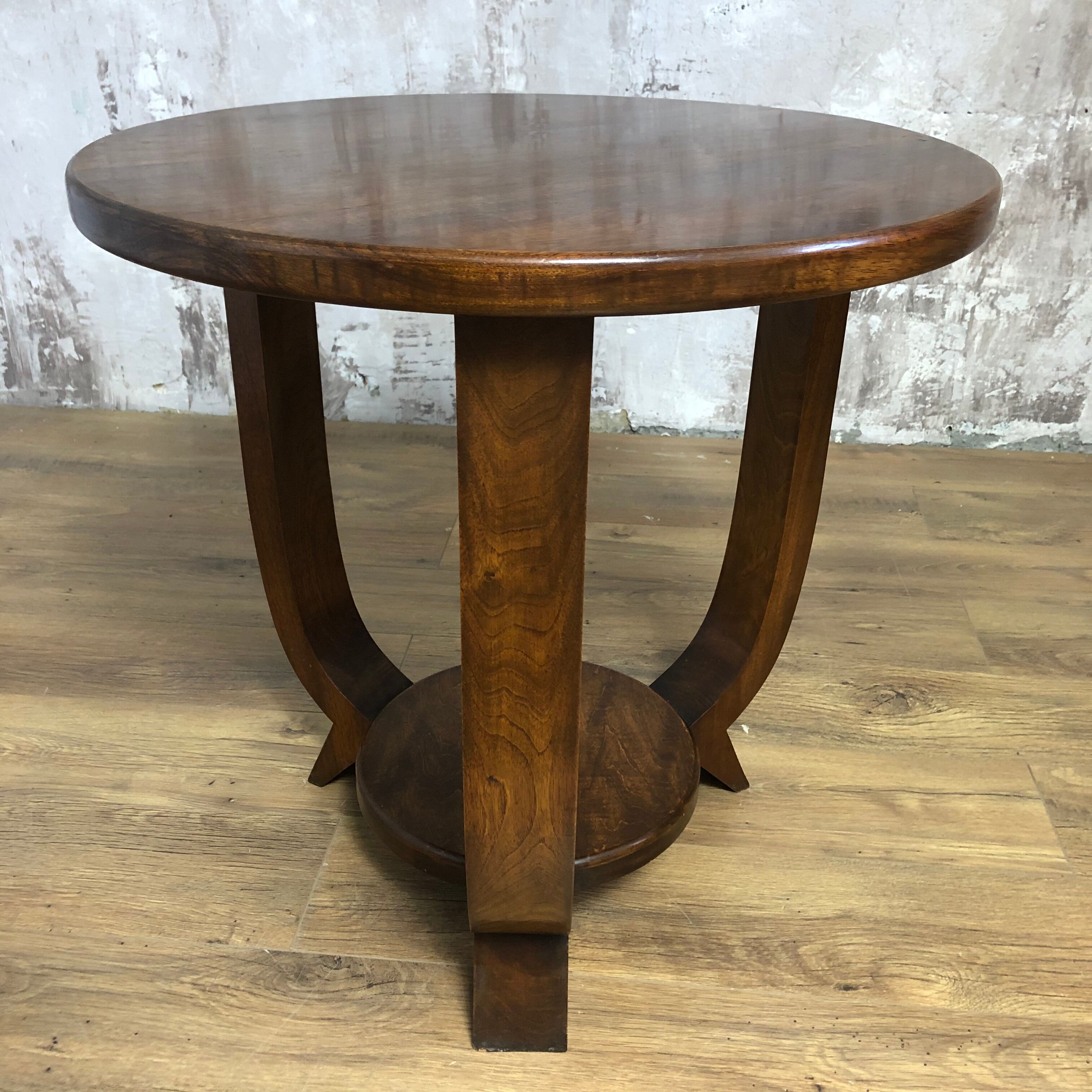 Healing tripode art deco