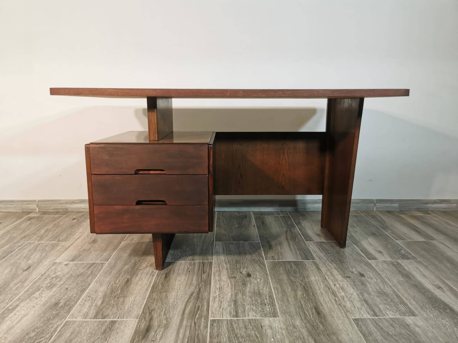 Bureau vintage de Bohumil Landsman