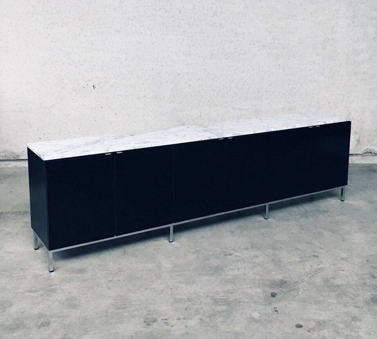 Mid-Century Modern Credenza attributed to Florence Knoll for Knoll Inc / Knoll International, 1970s