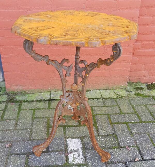 Table de jardin en fonte Art Nouveau table de bistrot