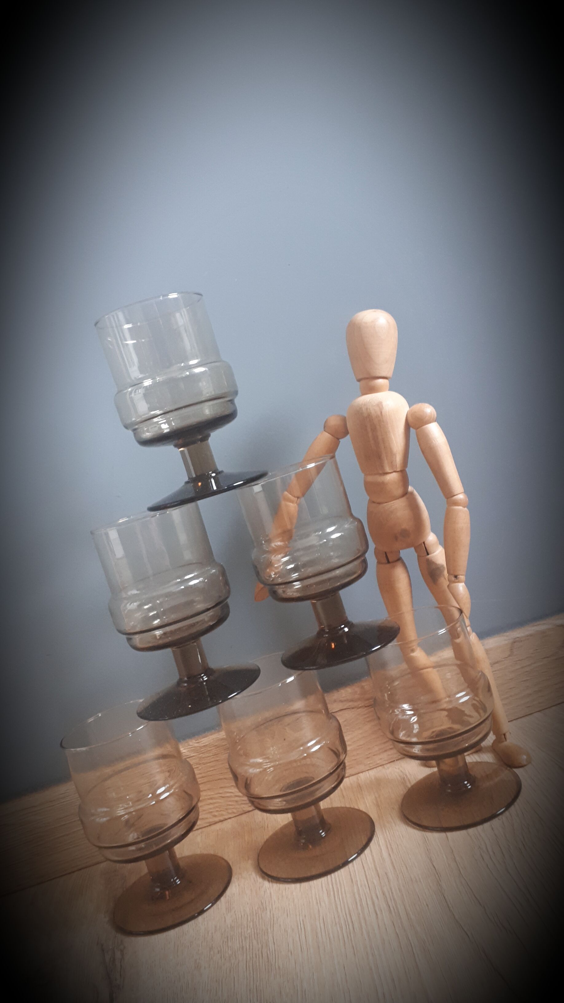 Set 6 vintage brown glasses