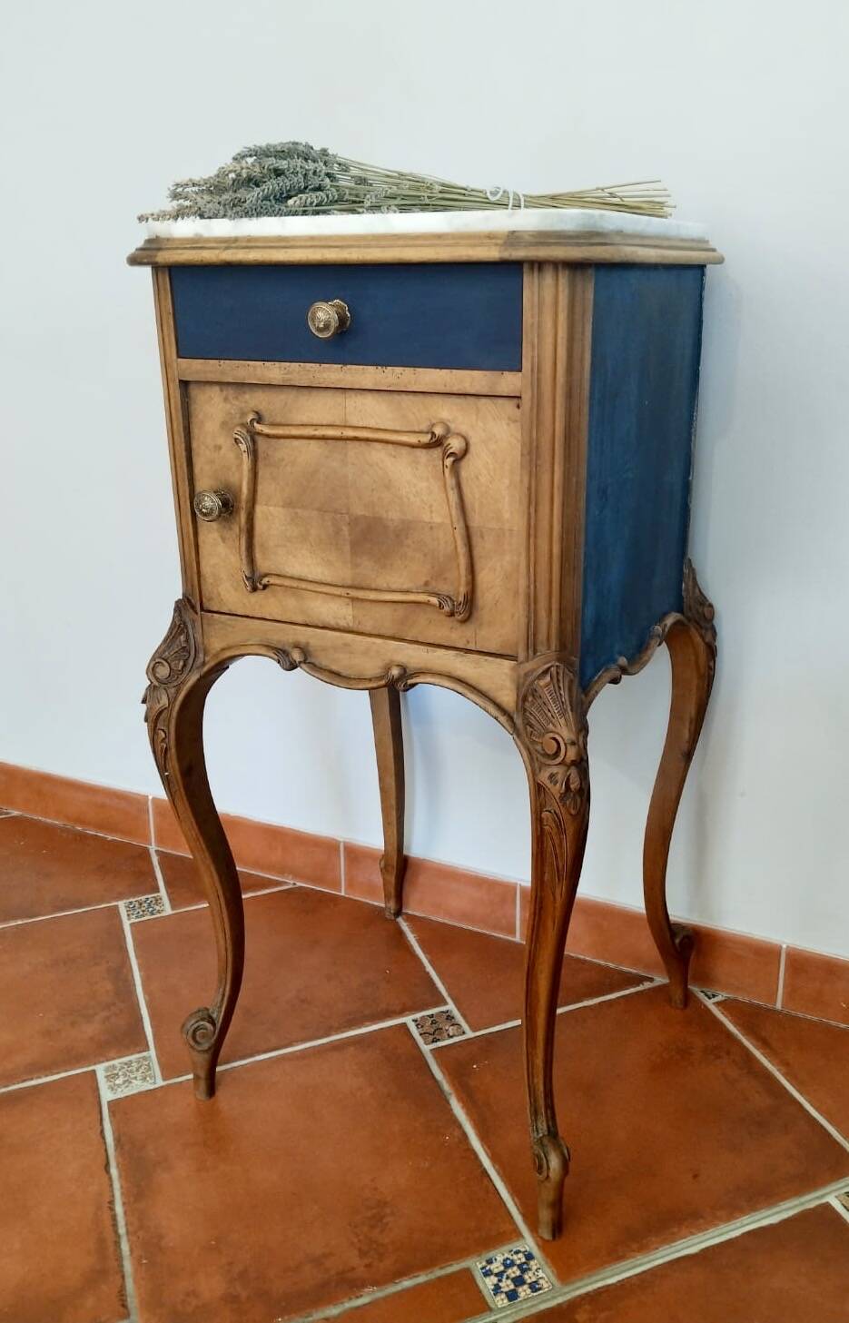 Table de chevet ancienne en bois et plateau en marbre, France fin XIXème