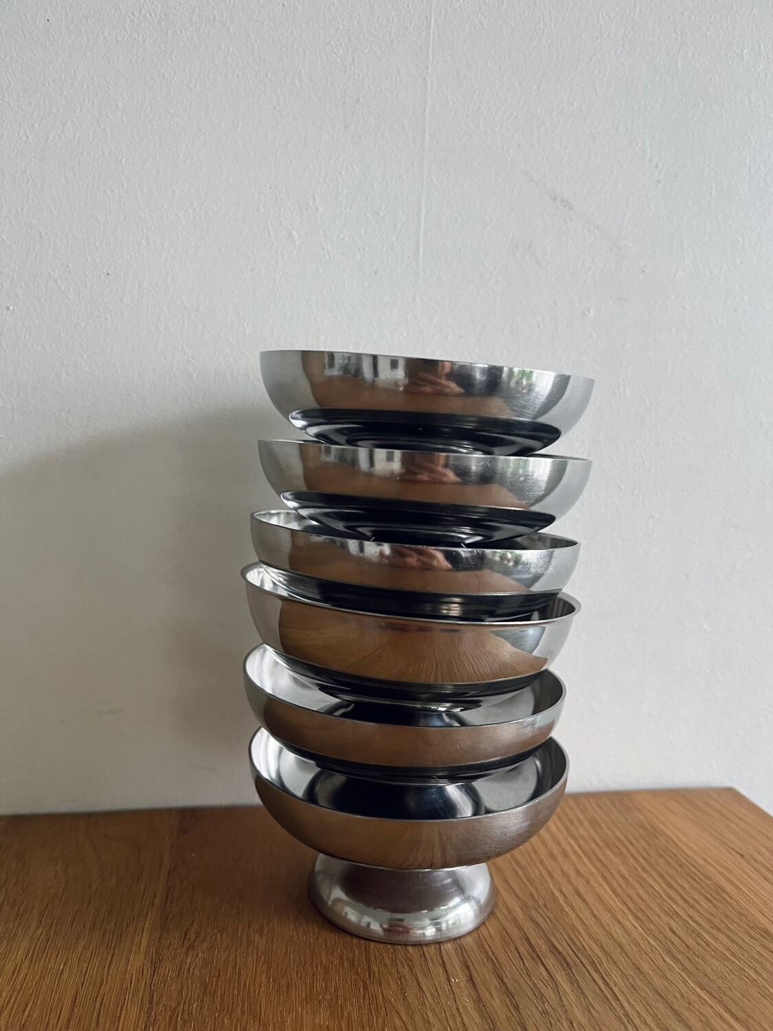 Set of 6 stainless steel bowls 1970