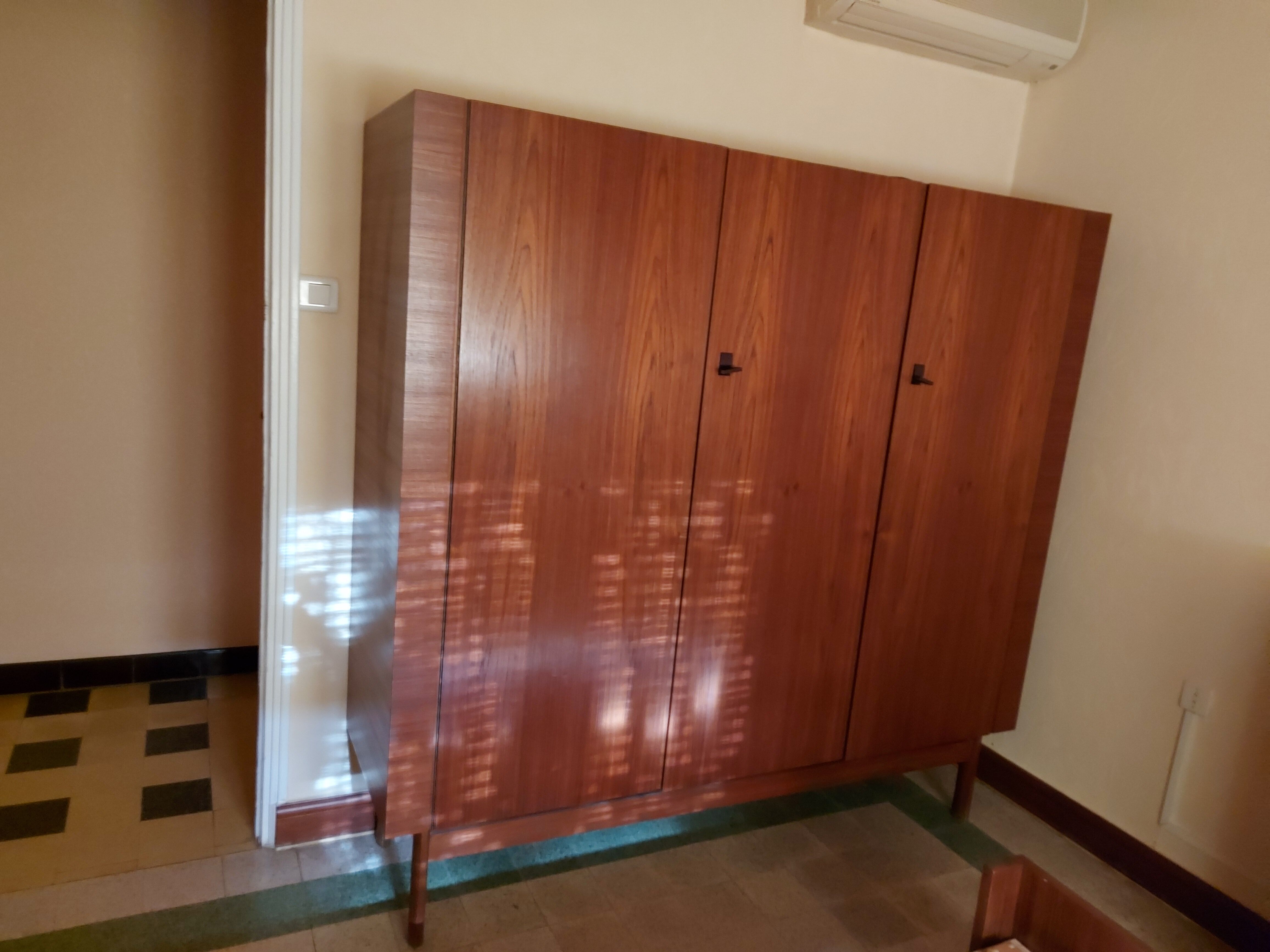 Vintage cabinet in palissandre