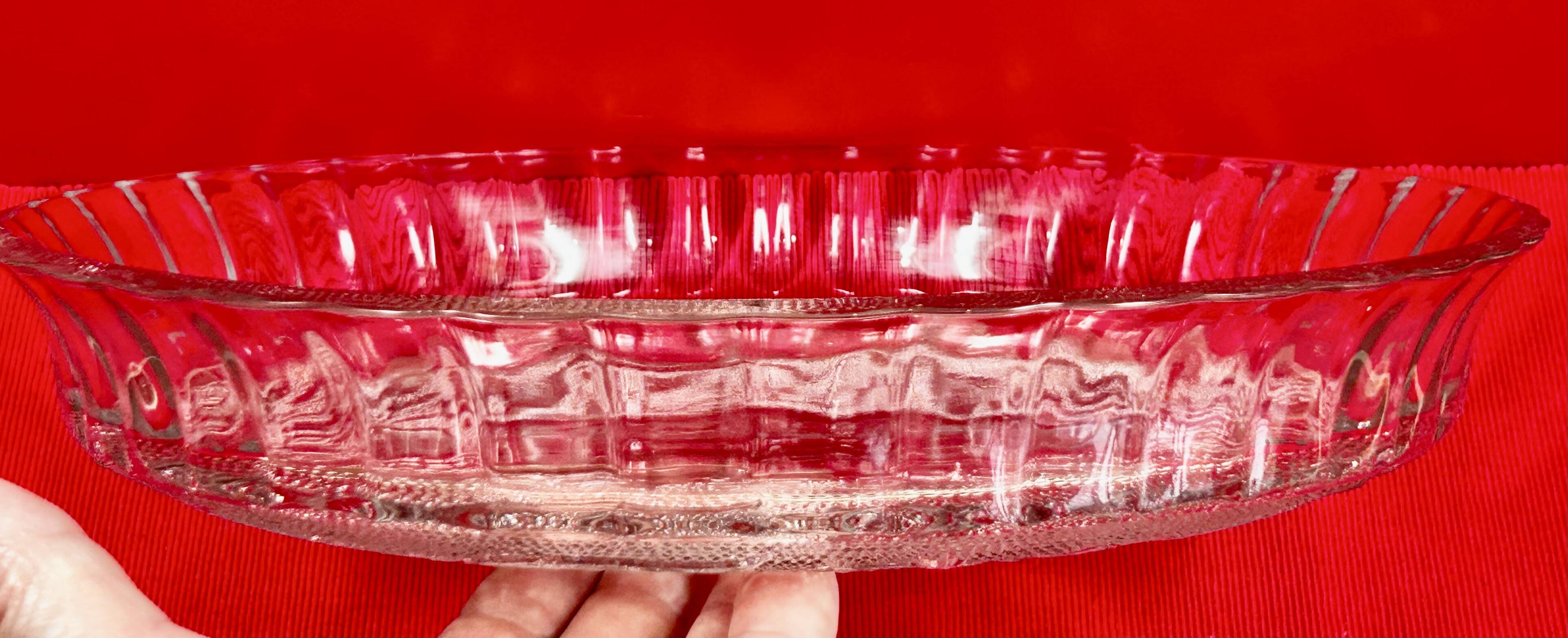 Large glass dish - Decorated with scrolls and lilies
