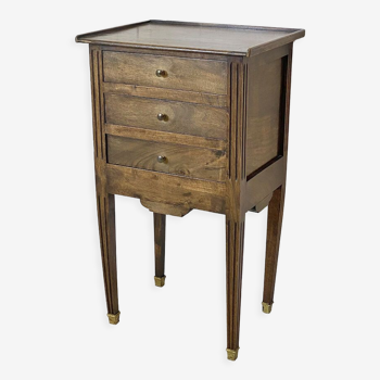 Table de chevet en noyer 1900