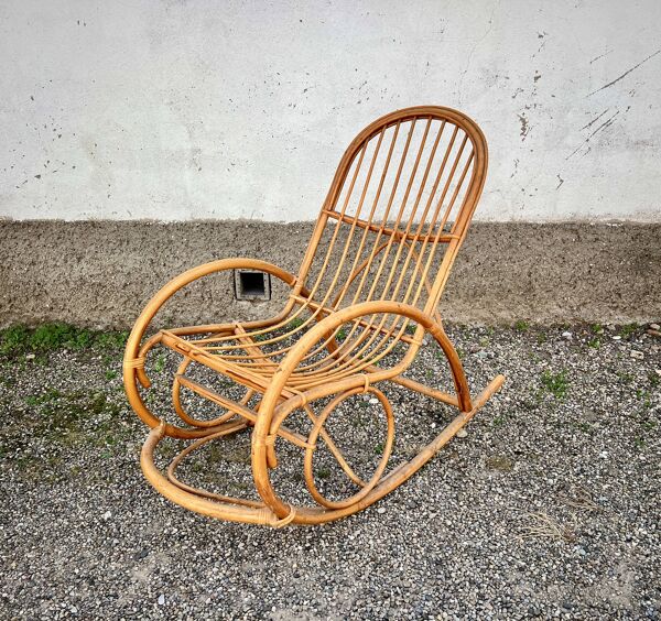 Fauteuil à bascule en rotin adulte – très bon état