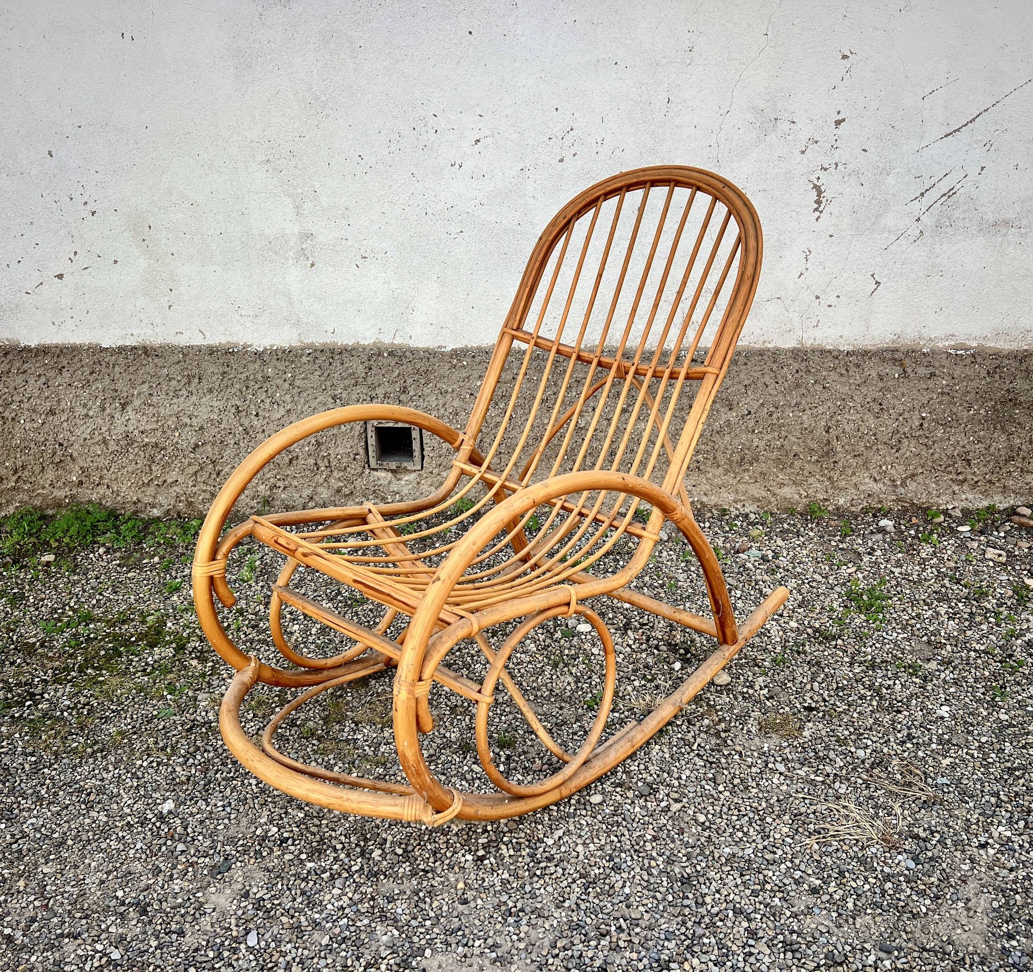 Adult rattan rocking chair – very good condition