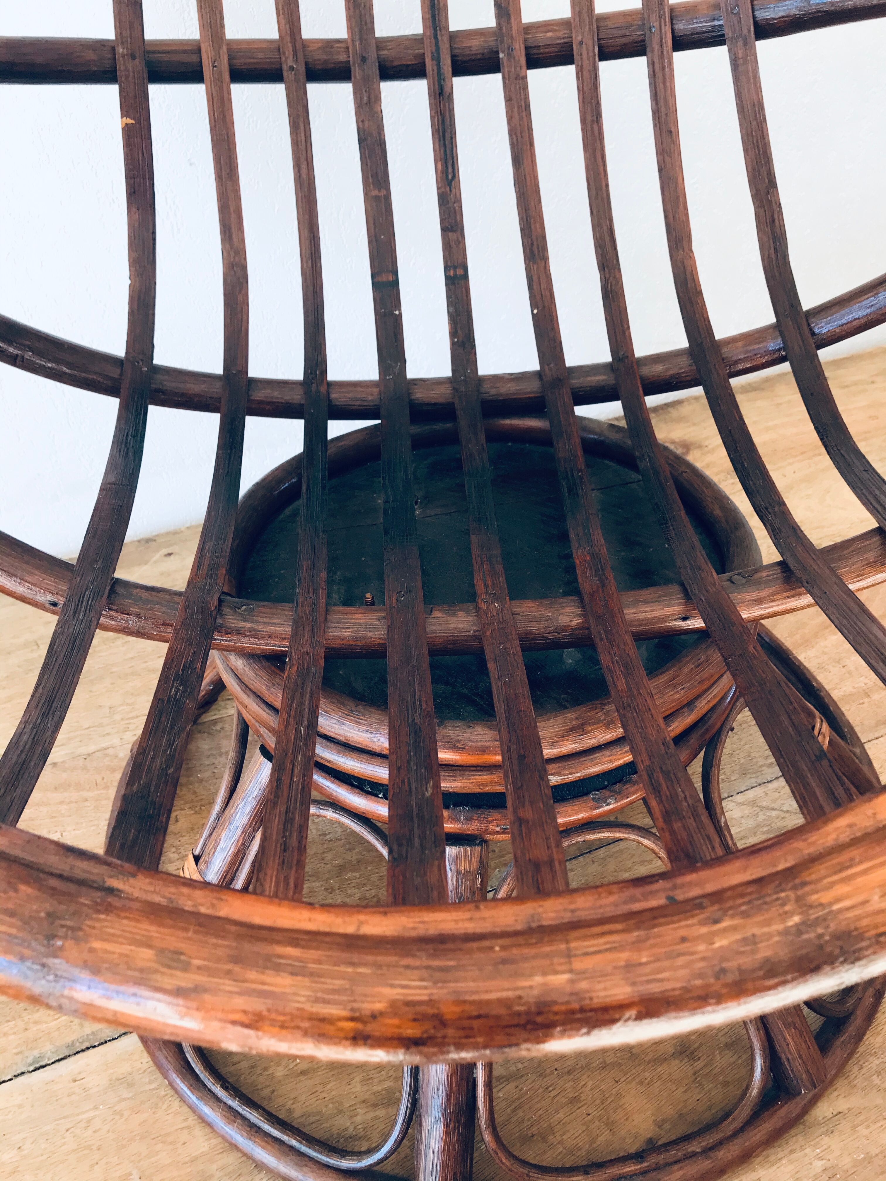 Rotating rattan chair