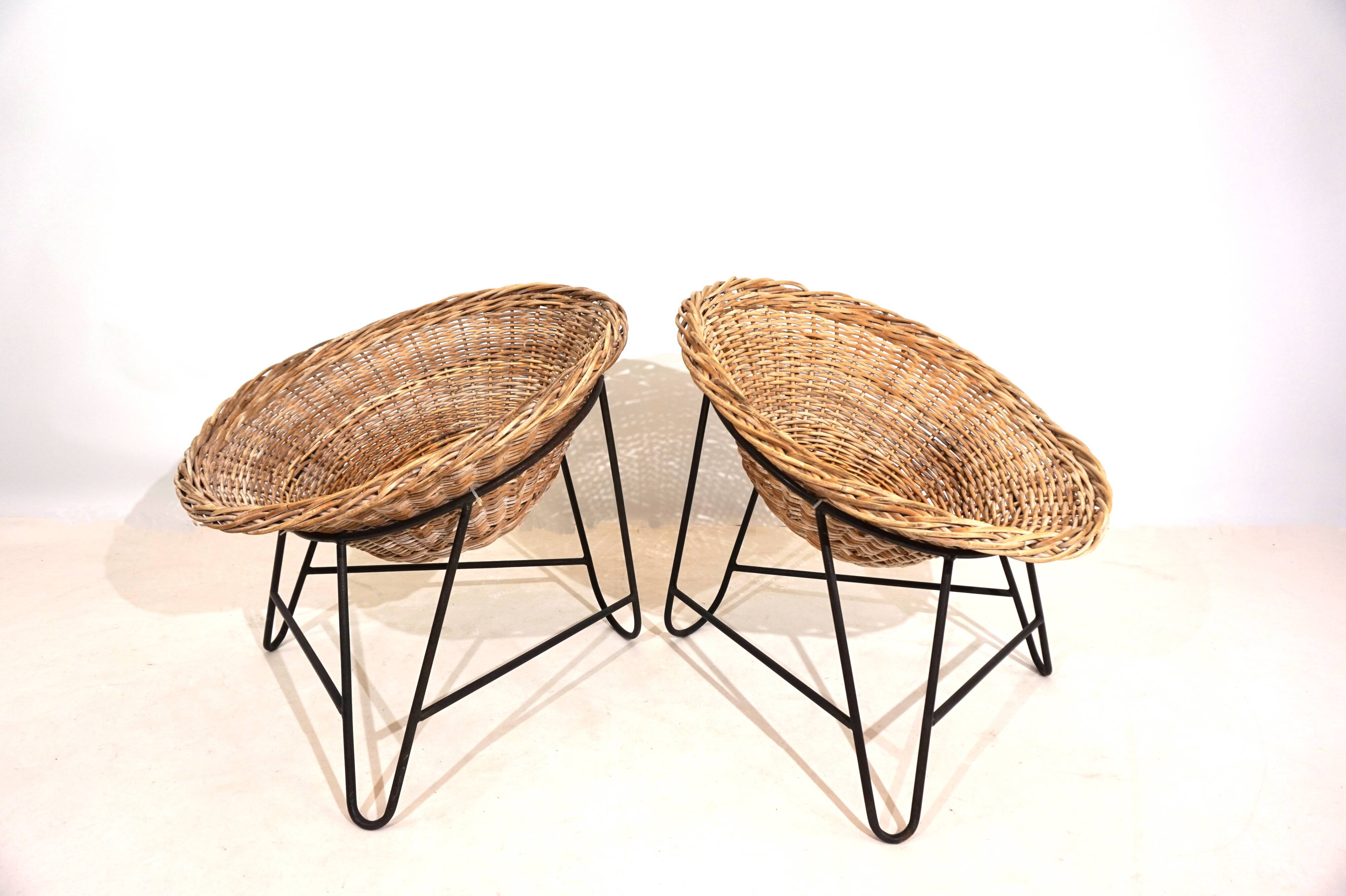 Set of 2 wicker pod chairs from the 60s