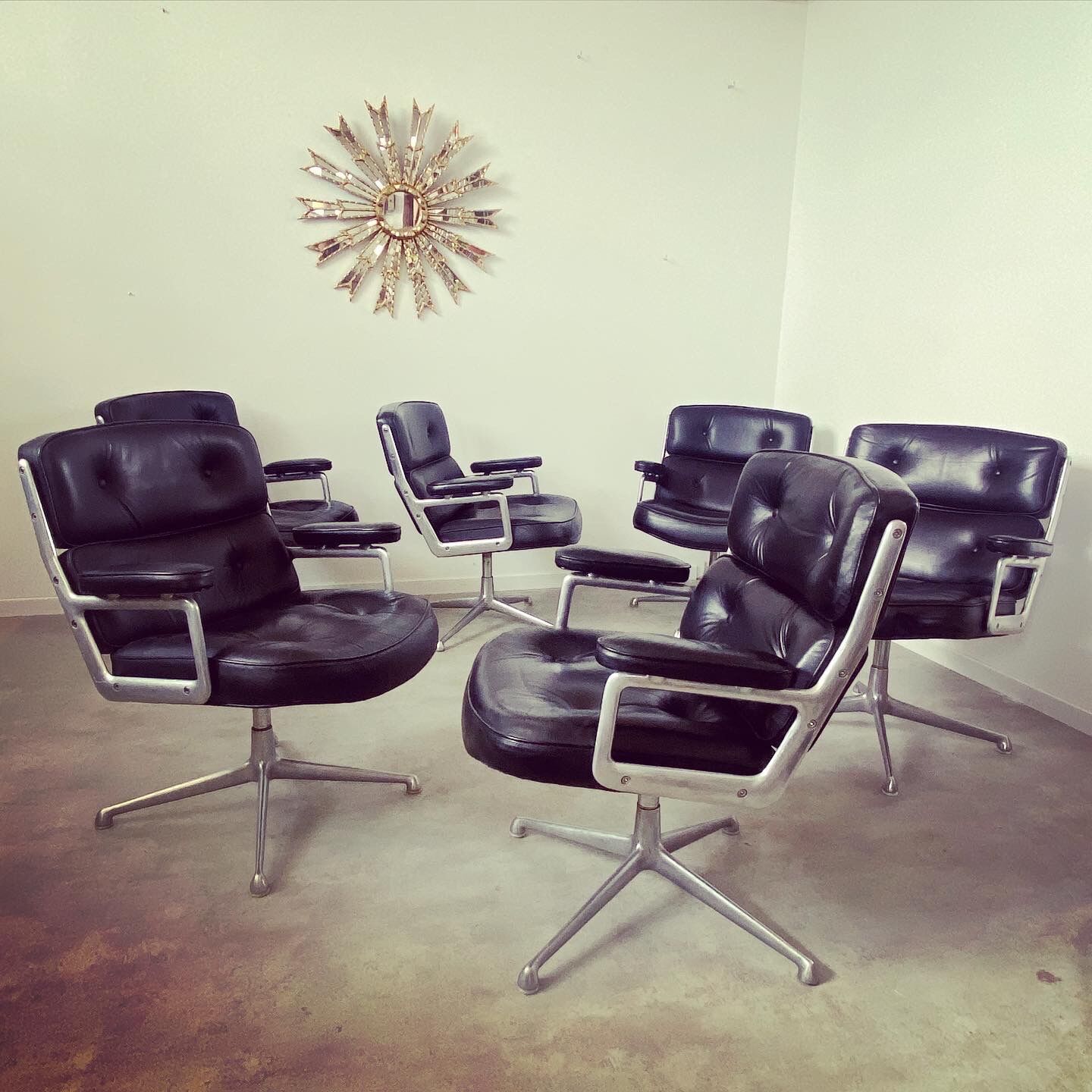 6 fauteuils en cuir Lobby Chair design Ray et Charles Eames, Hermann Miller