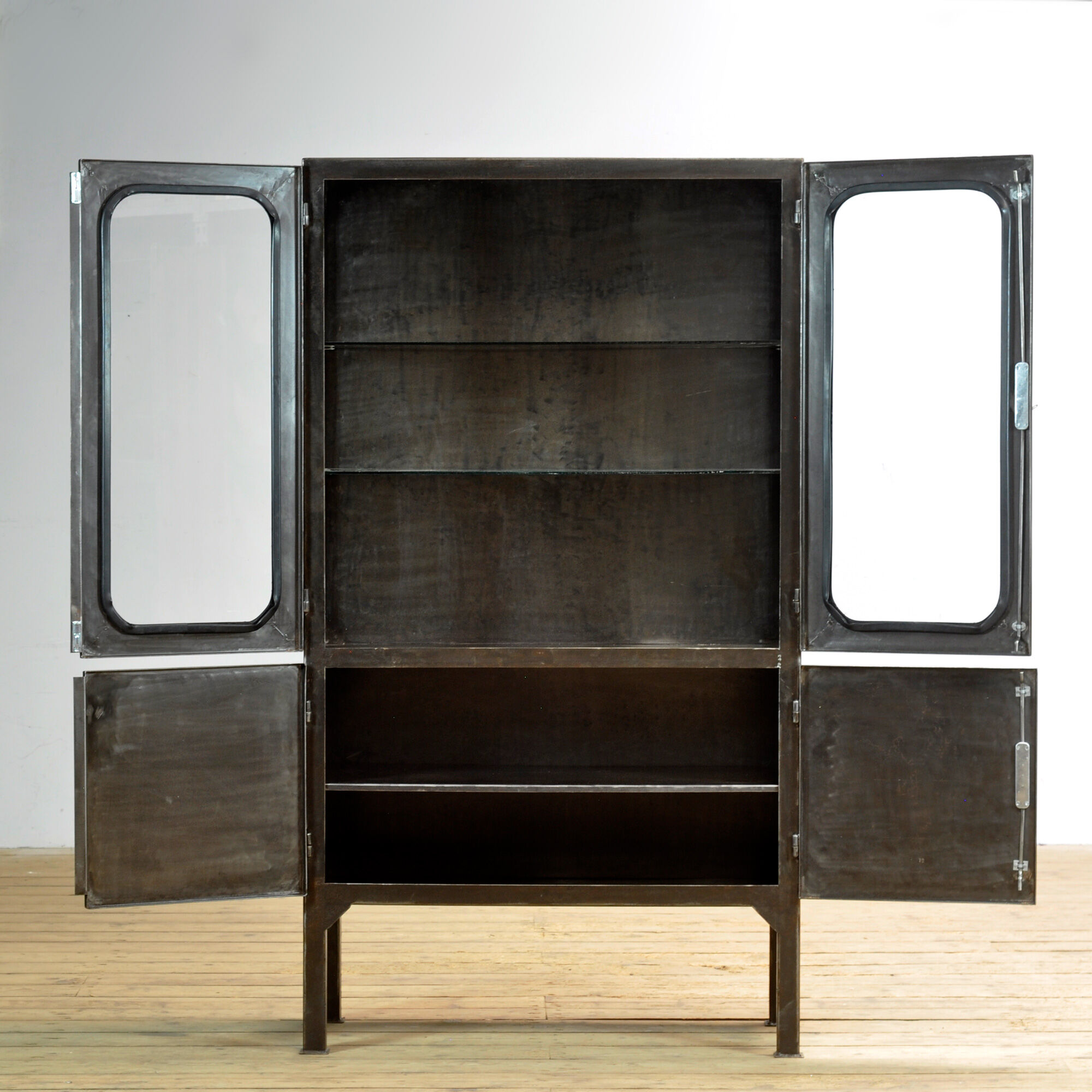 Cabinet médical vintage poli, années 1970