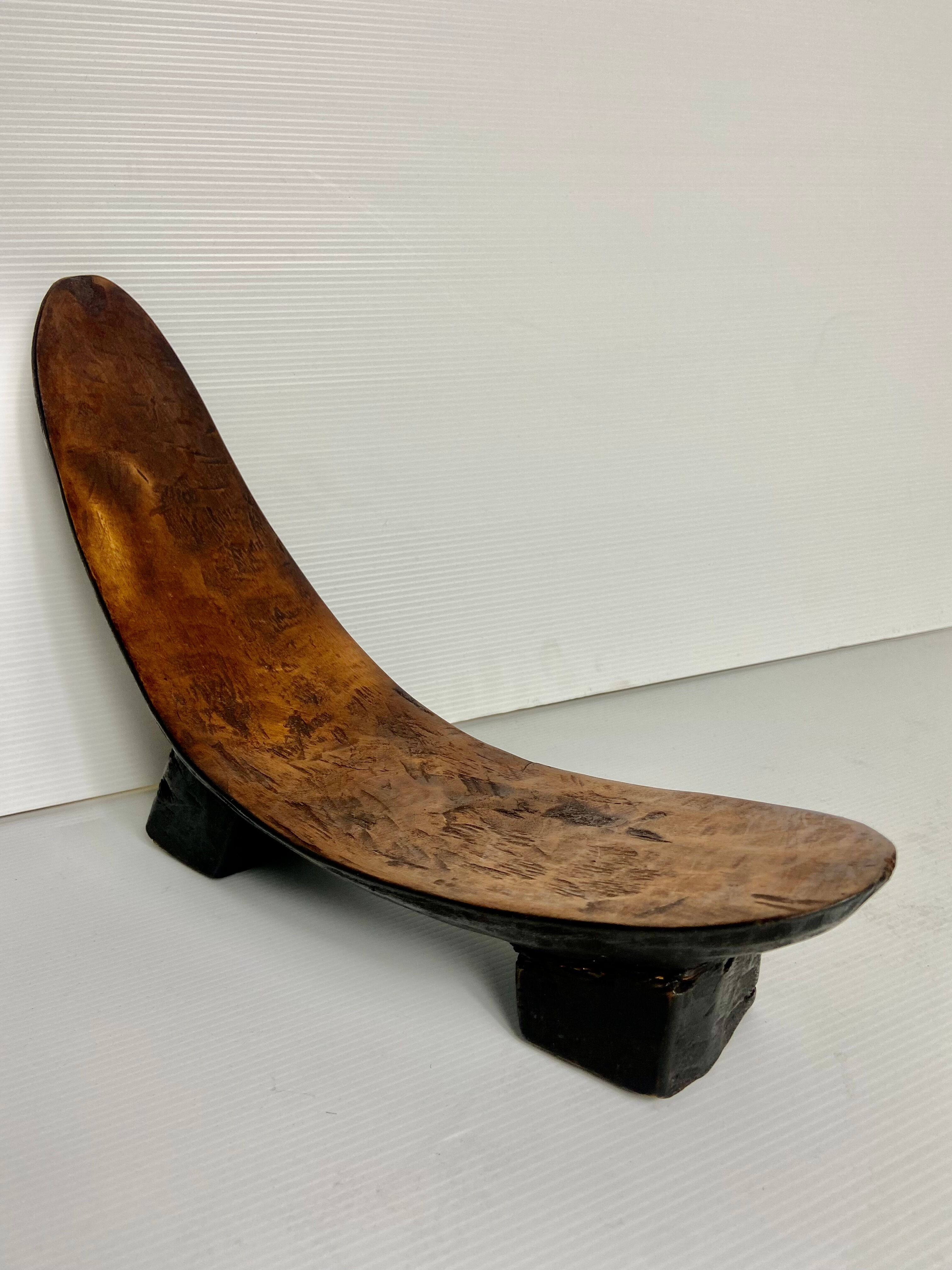 Neck supports senoufo