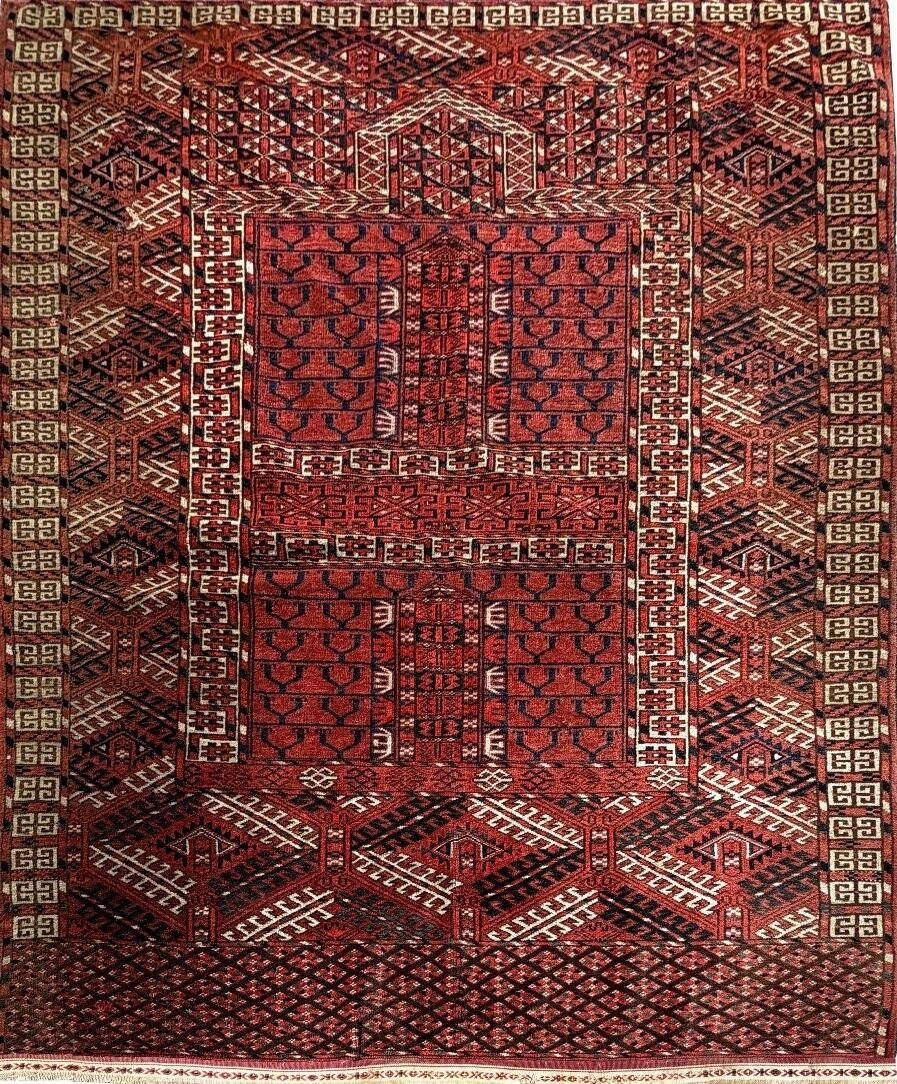 Ancient Turkmen Hatchlou rug: 120 × 150 cm "Galerie Sardje"