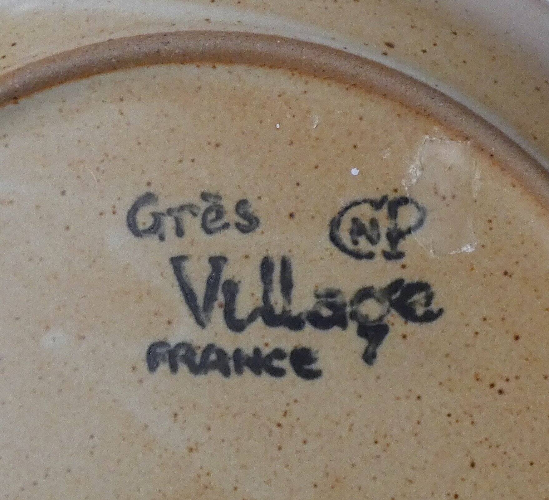 6 Vintage Village Stoneware Soup Plates