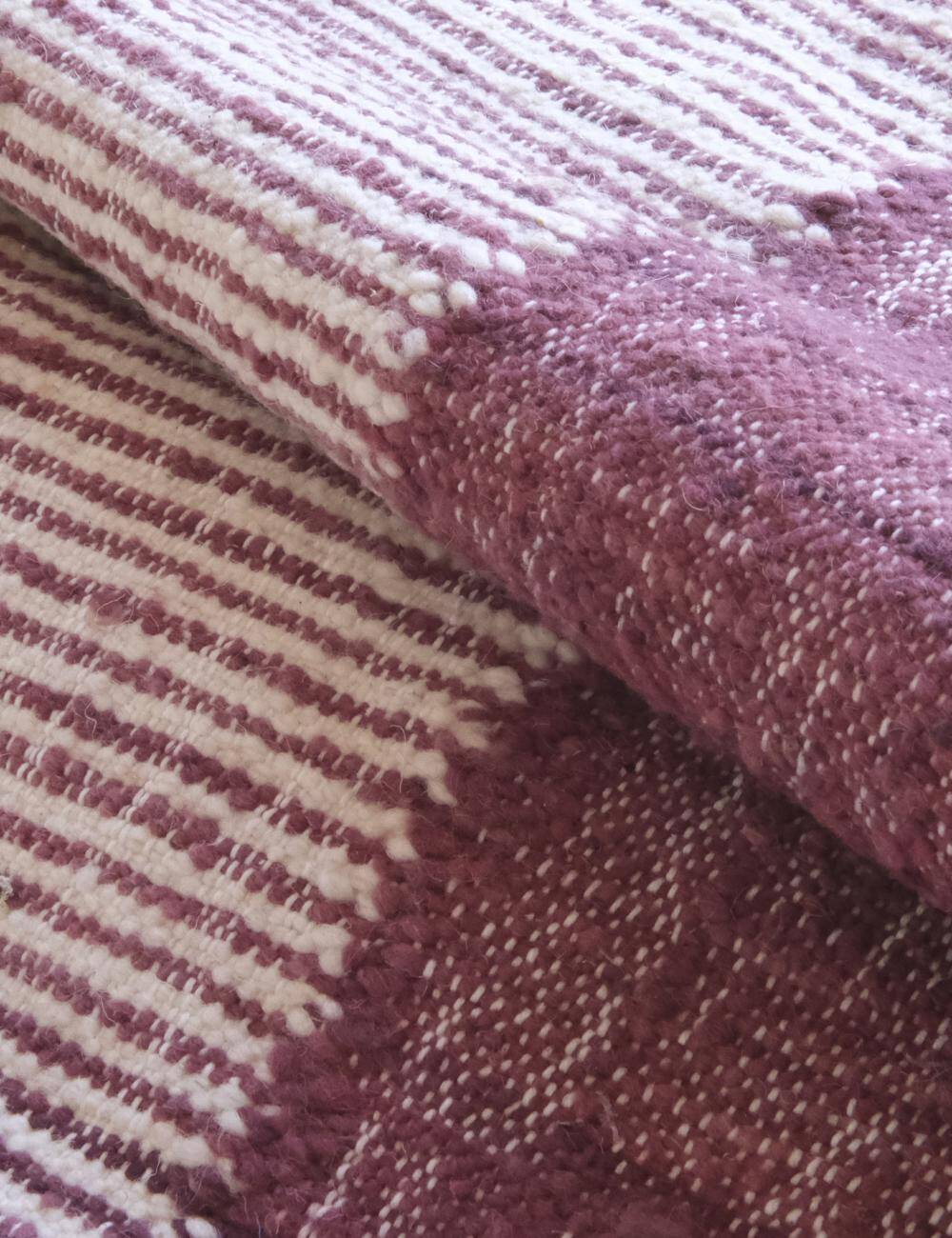 Burgundy Modern Kilim Rug - 246 x 162 cm