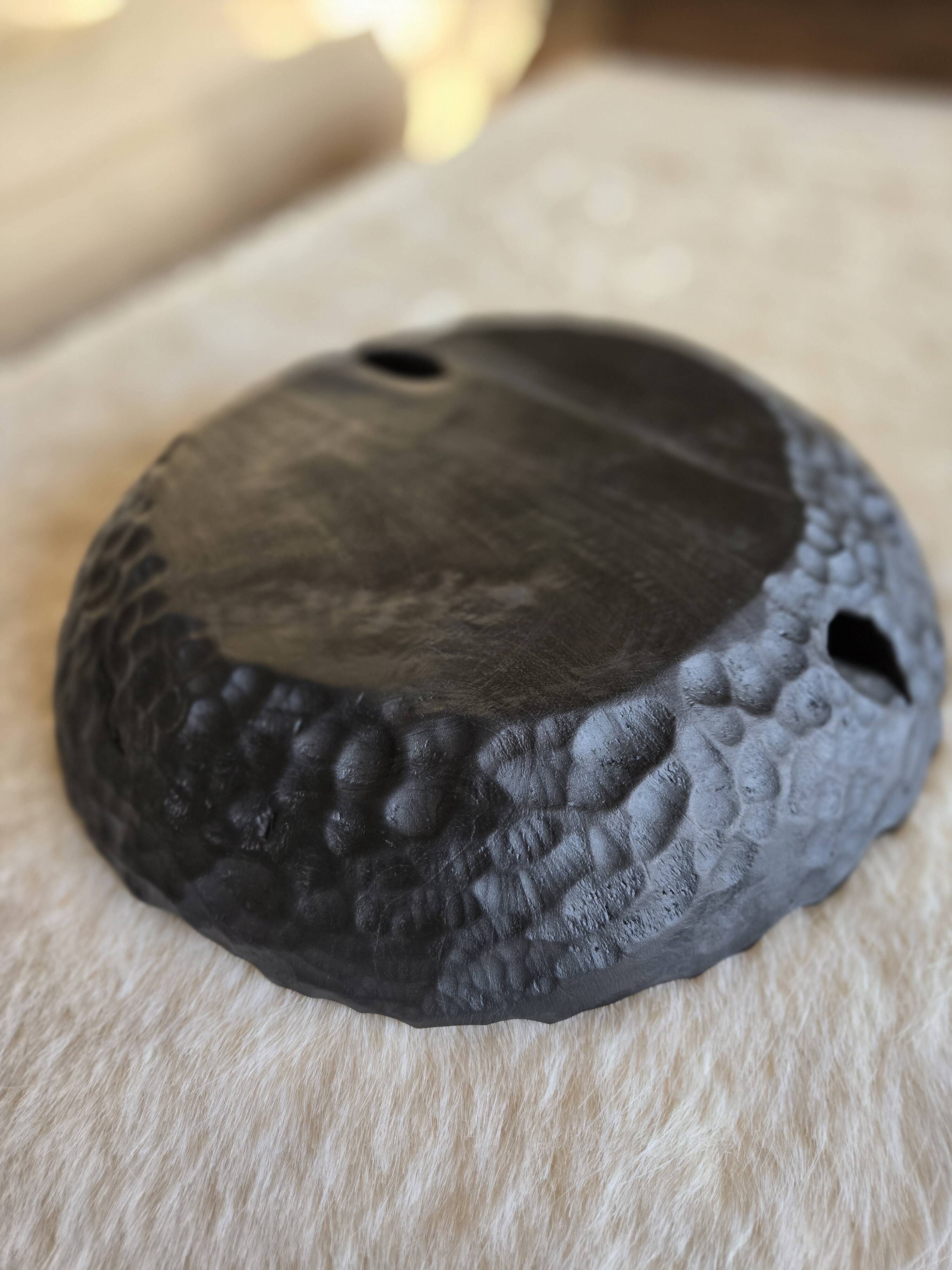 Sculptural dish/basket/trinket tray in burnt wood – Hammered texture