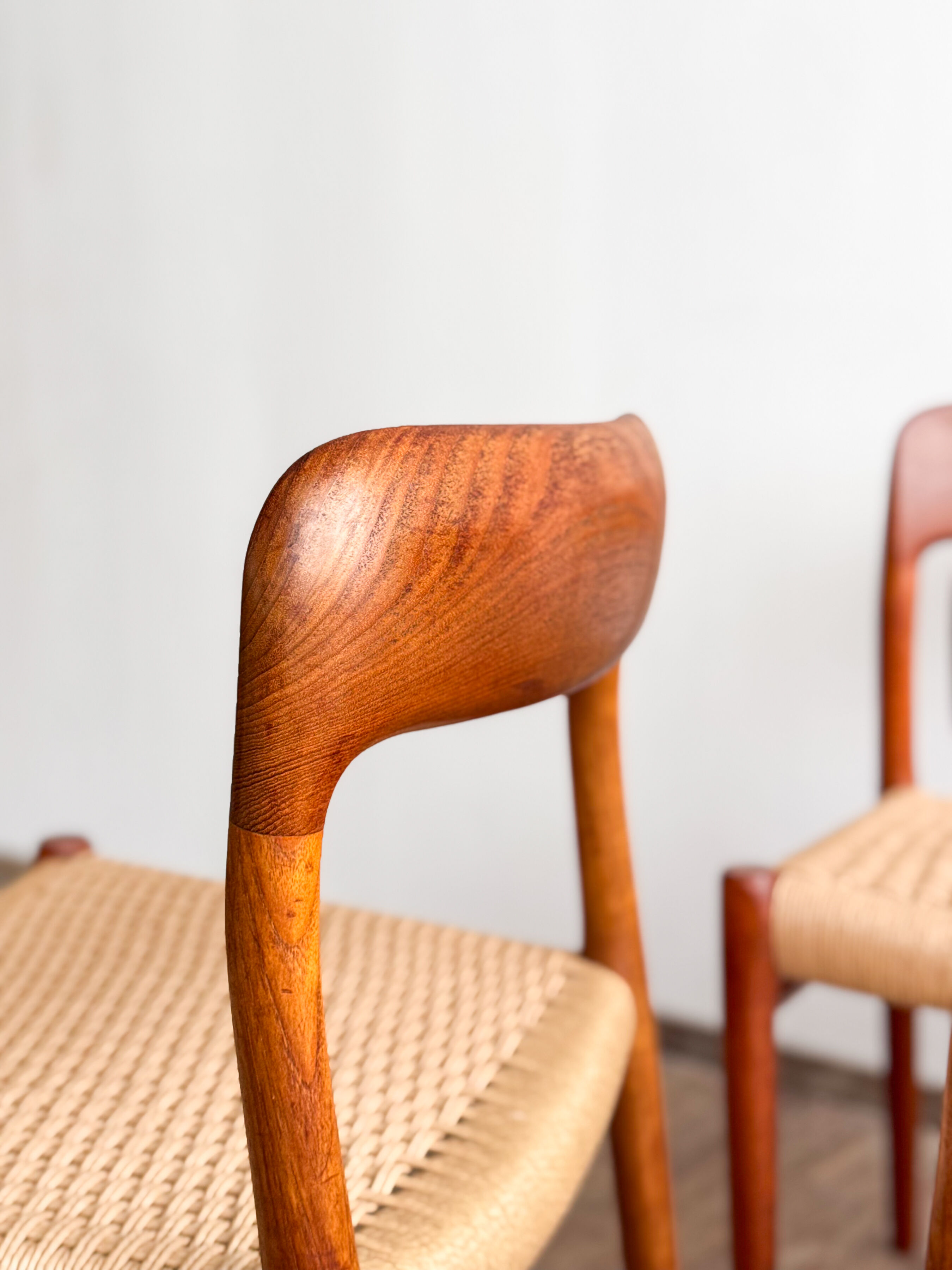 Ensemble de 4 chaises de salle à manger modèle 75 en teck, Niels O. Møller