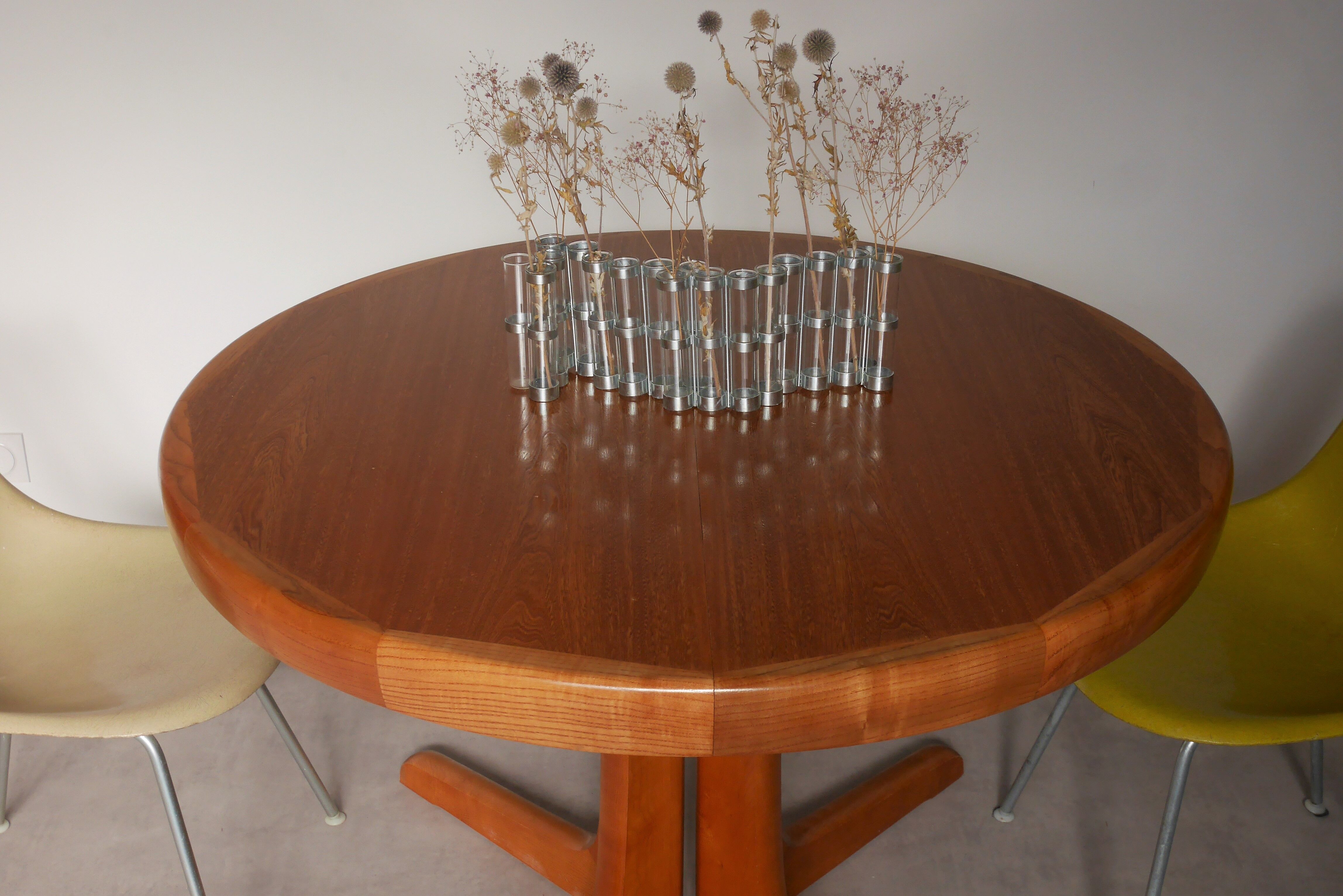 Baumann extension table in 1960s elm