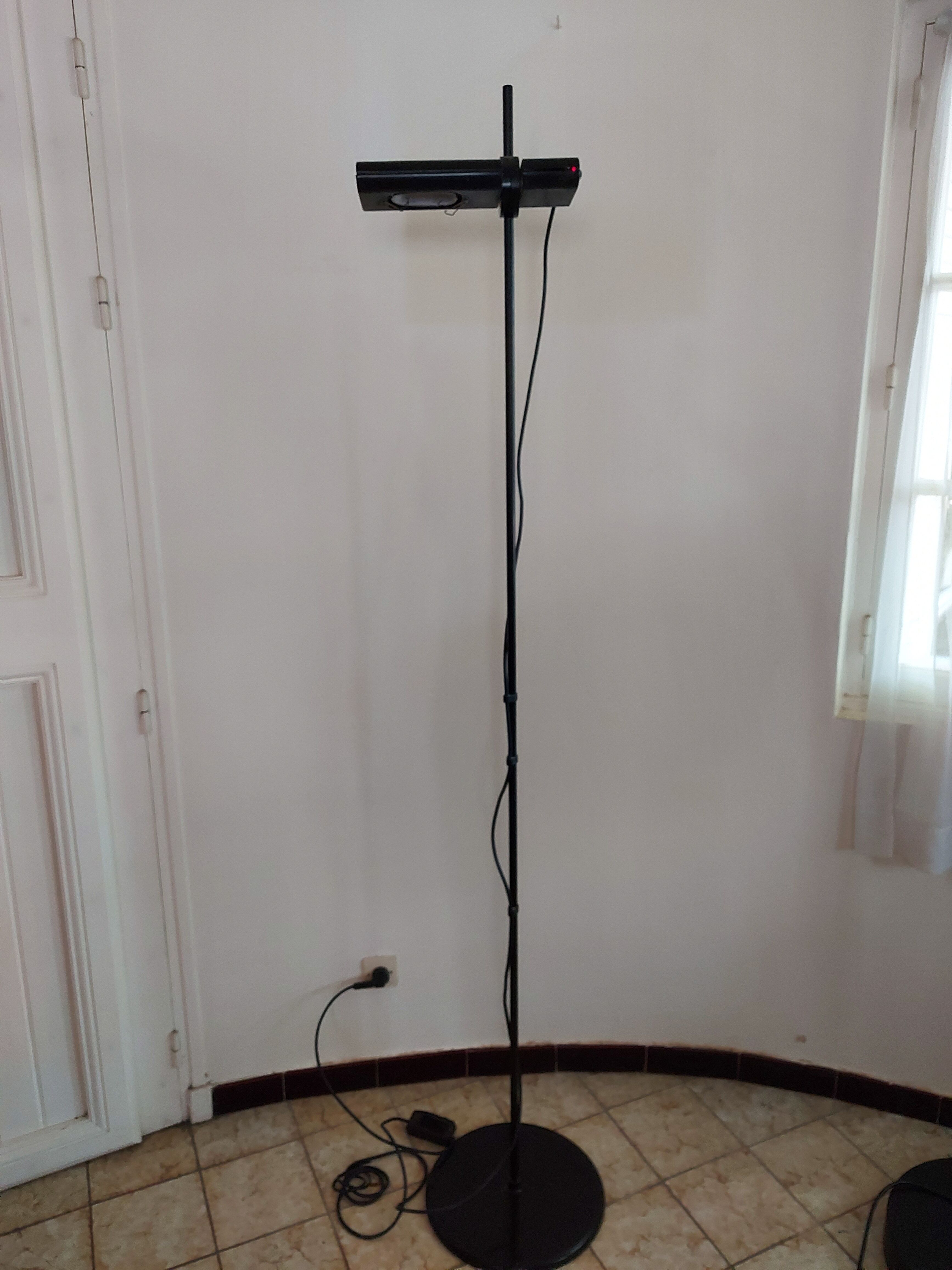 Gismondi lamppost for Artemide model Aton Terra