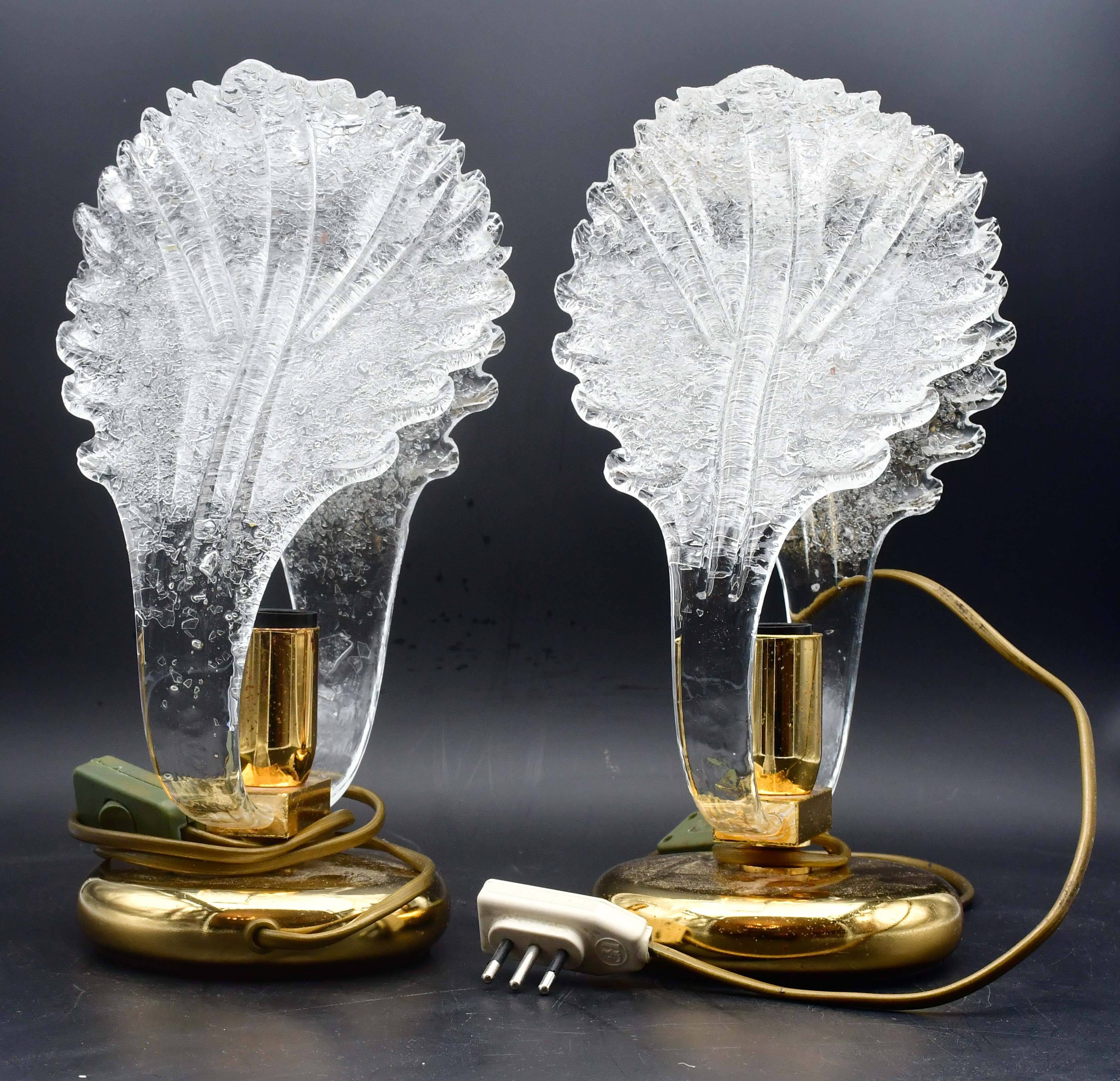 Set of 2 Murano glass "swan shape" table lamps with transparent leaves