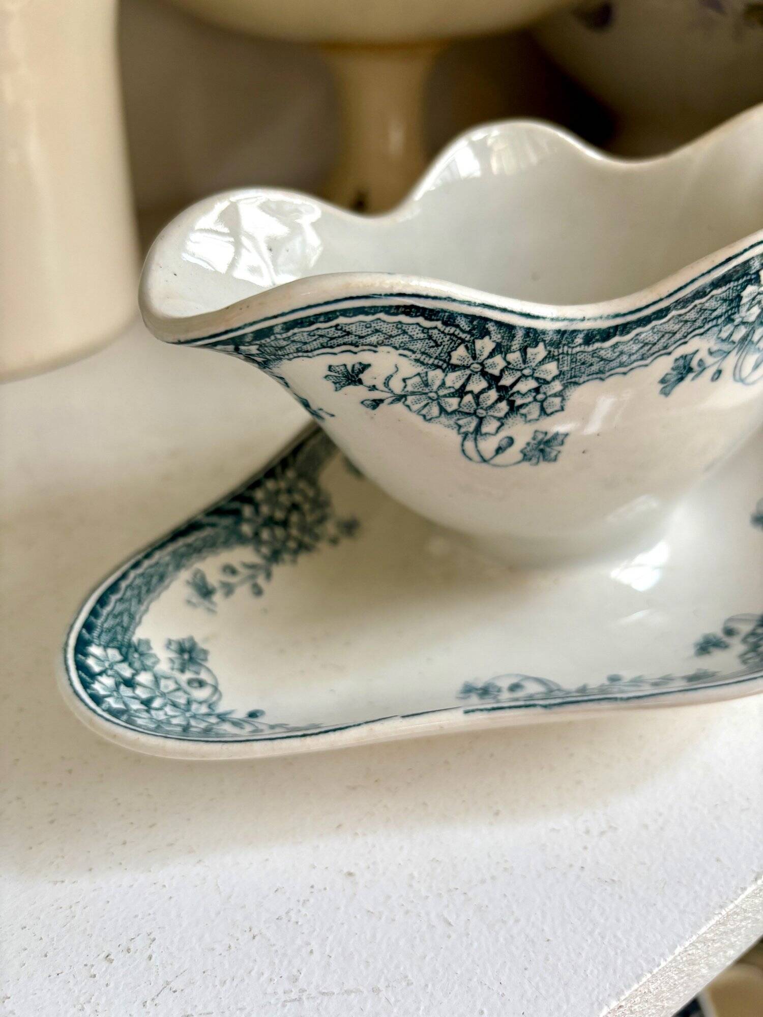 Blue and white iron earth gravy boat