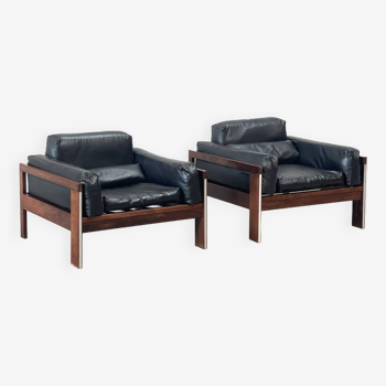 Leather lounge chairs