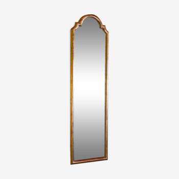 Vertical mirror