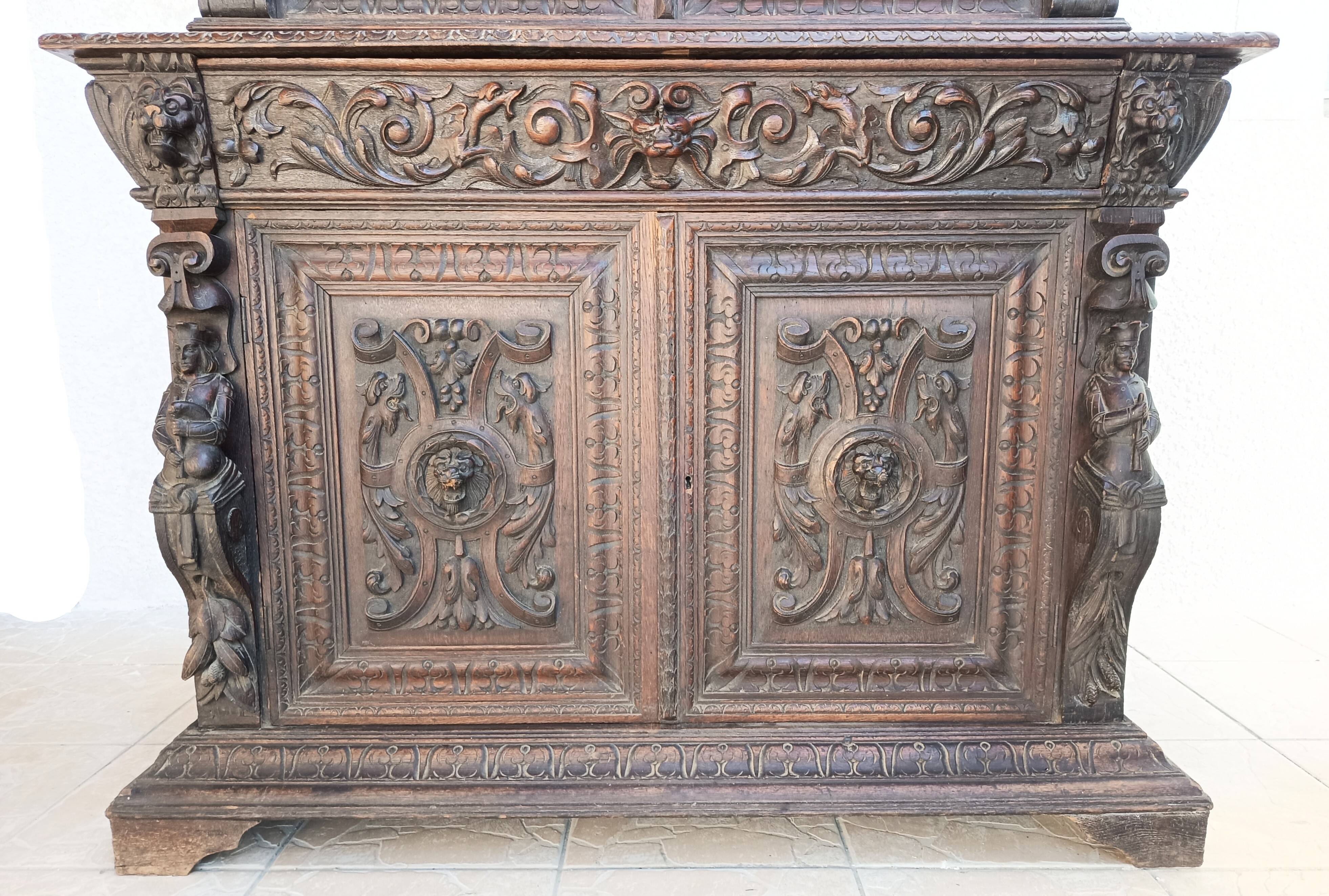 Renaissance oak library buffet from the 19th century.