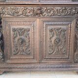 Renaissance oak library buffet from the 19th century.