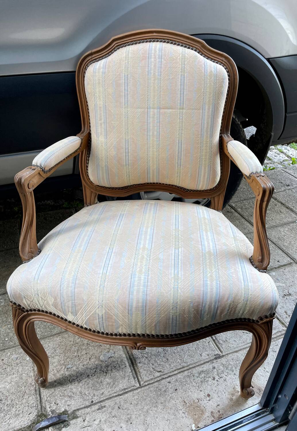 Paire de fauteuils style Louis XV