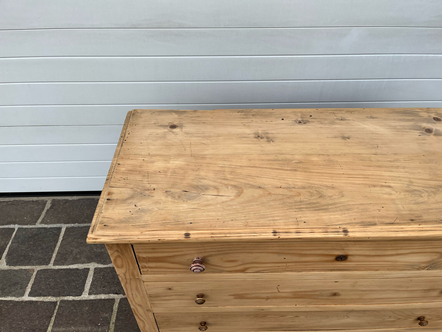 Parisian chest of drawers