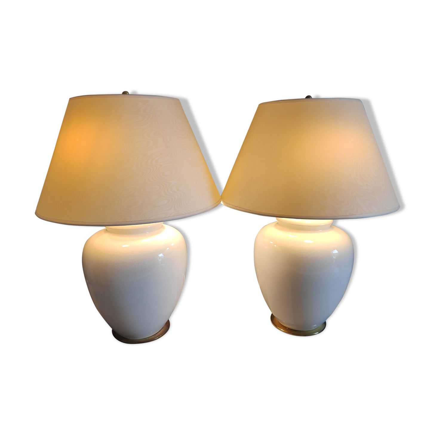 Lamps 2 white cracked ceramic foot fires