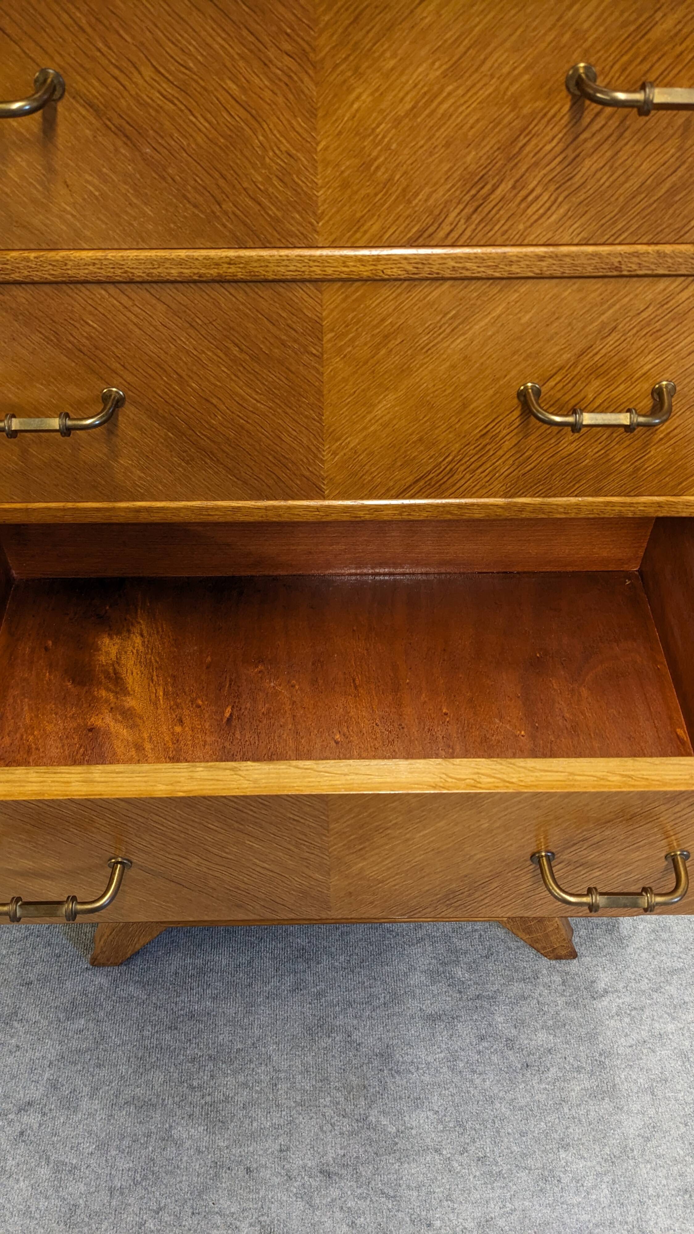 Commode, chiffonnier 5 tiroirs en chêne blond, France vers 1950