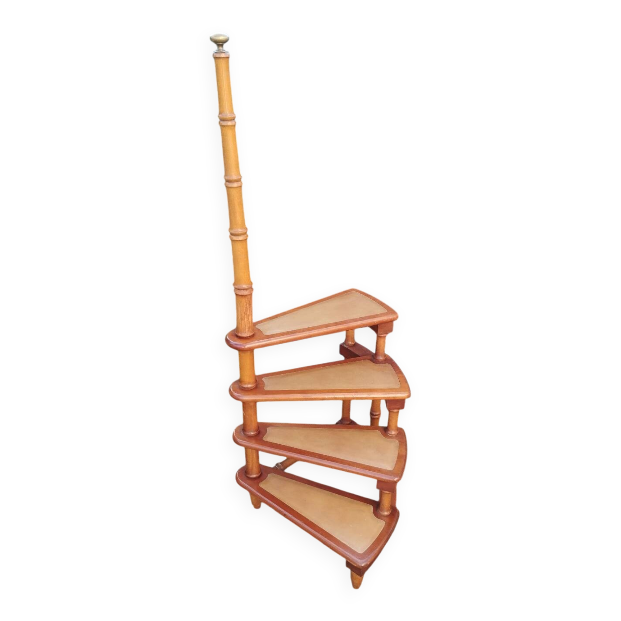 Escalier de bibliothèque ancien vintage