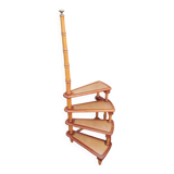 Escalier de bibliothèque ancien vintage