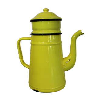 Cafetière en émail jaune