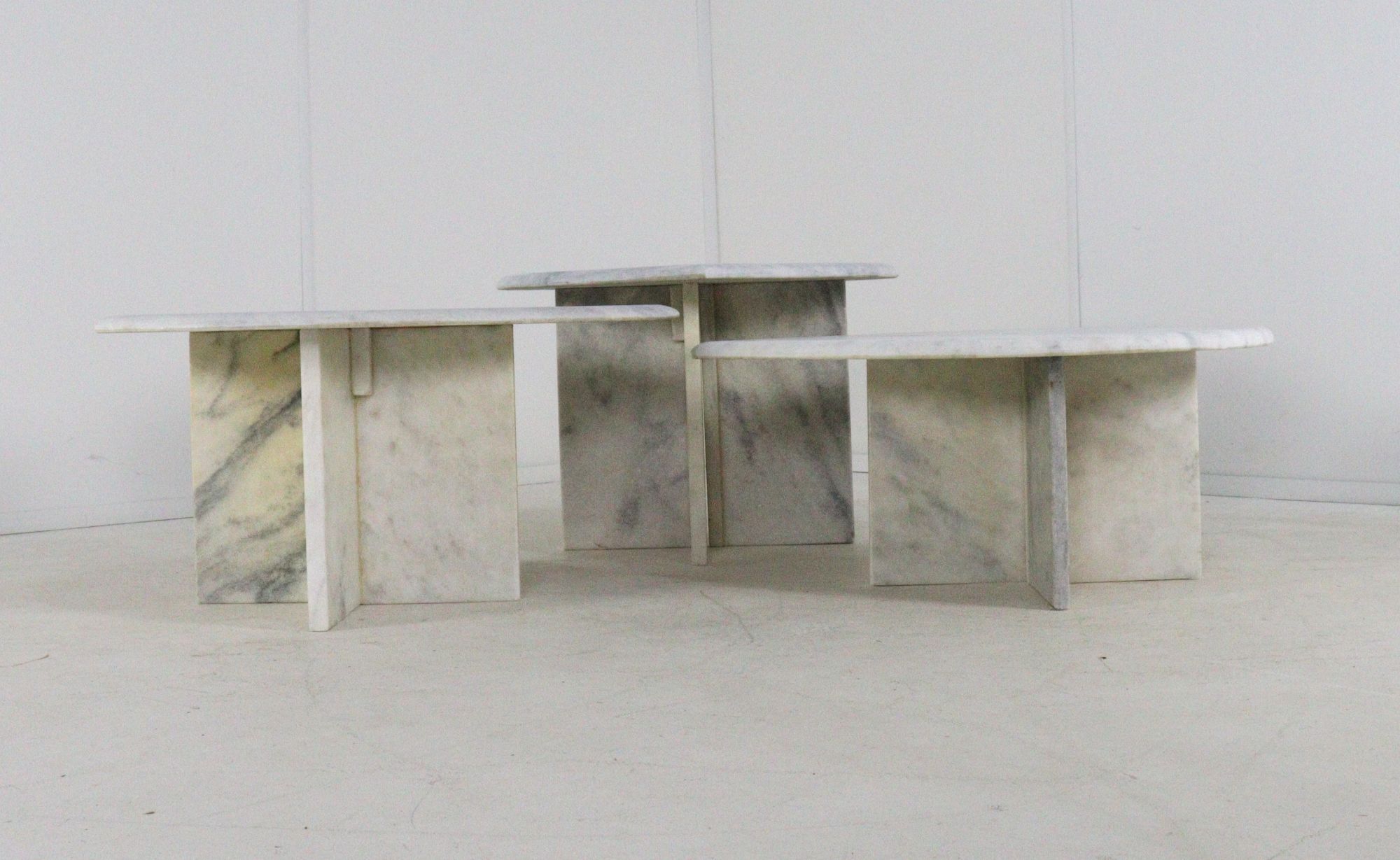 Ensemble de 3 tables d'appoint en marbre en forme de goutte d'eau, table basse vintage.